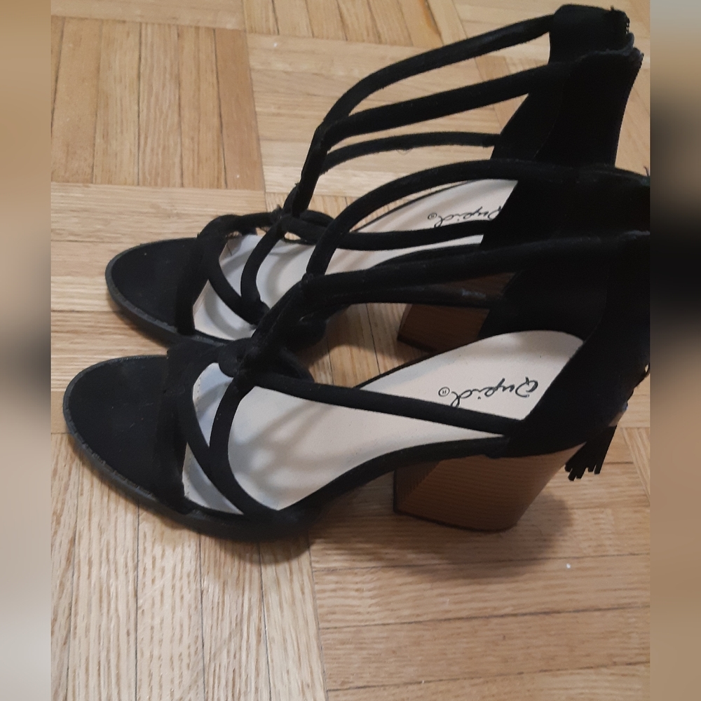 Black sandals